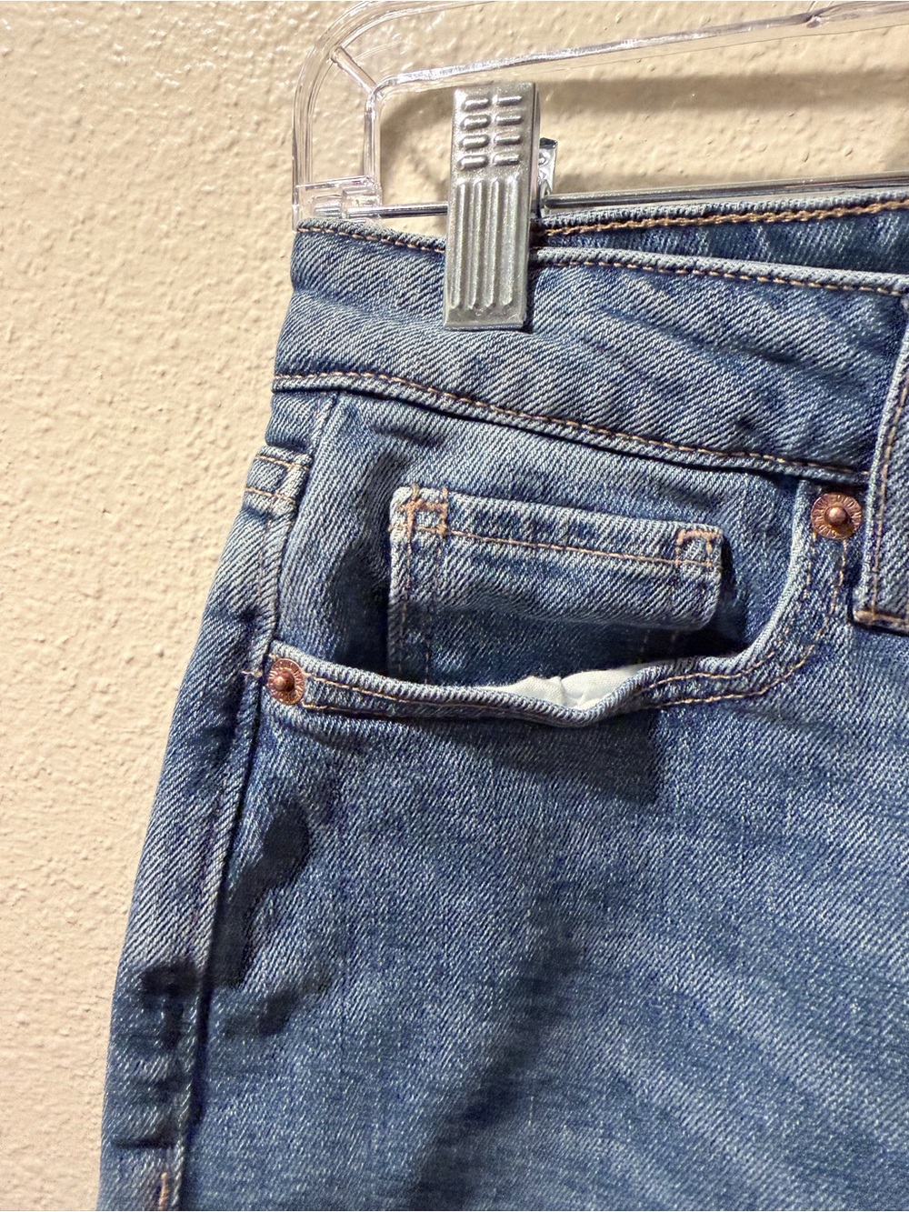 Old Navy Straight-Leg Jeans in Classic Blue Wash-EUC - Picture 6 of 9